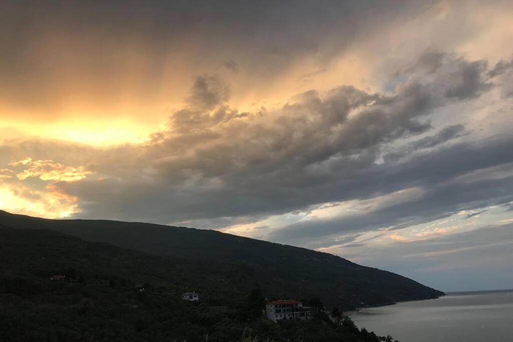 Perivoli Villa Khorevtón Buitenkant foto